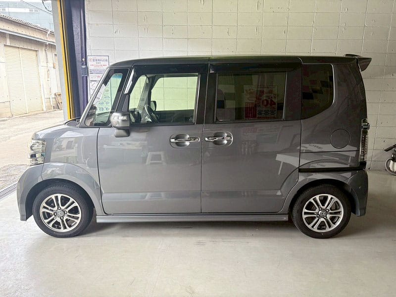 ホンダ N-BOXの側面