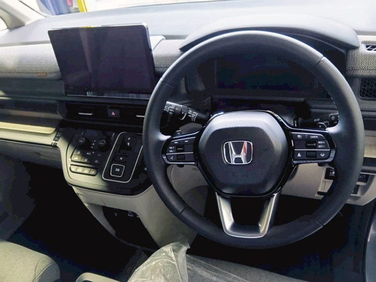 ステップワゴンeHEV内装