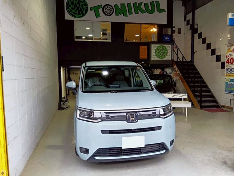 東大阪市ステップワゴン e:HEV AIR新古車